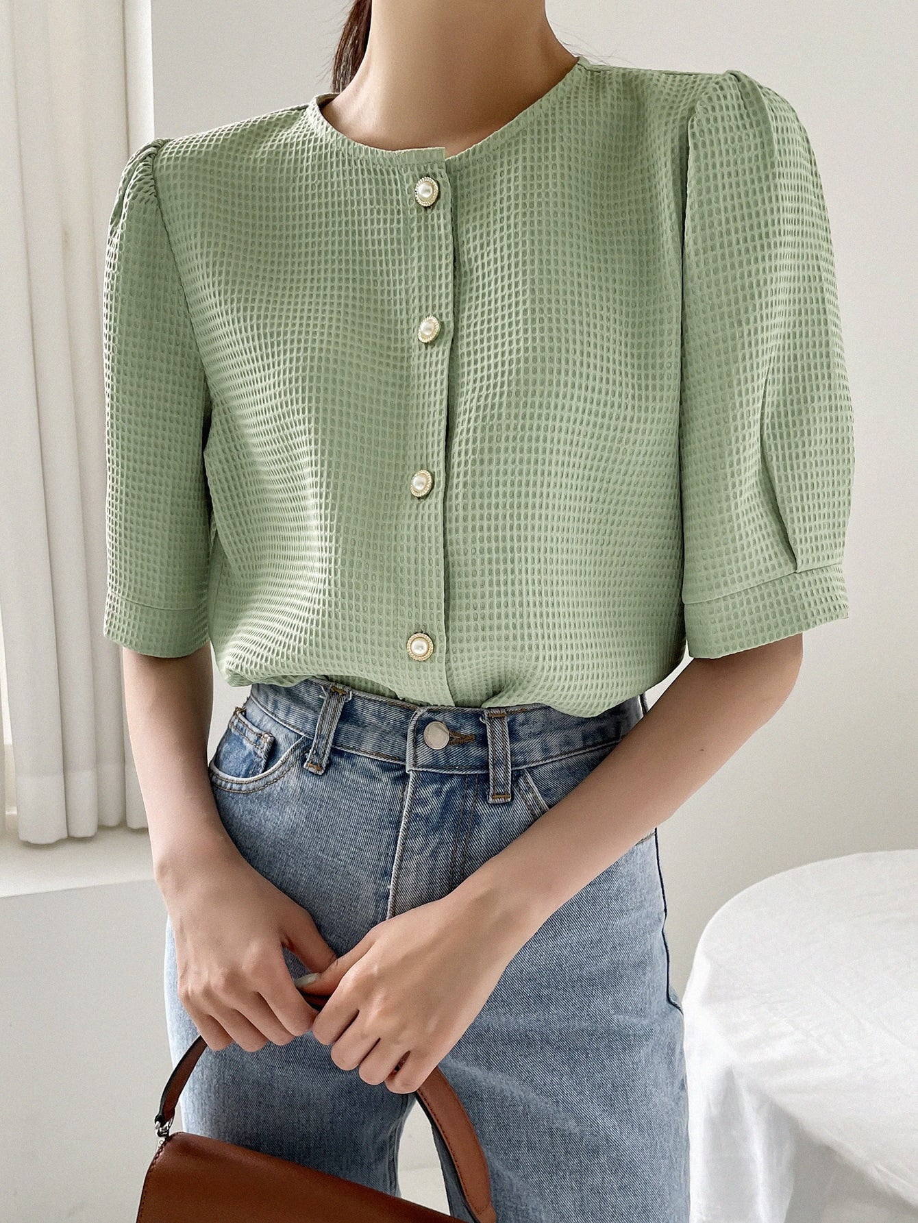Blusa Feminina de Manga Curta com Botões e Gola Redonda, Moda, Solta e Confortável, Amarelo Claro