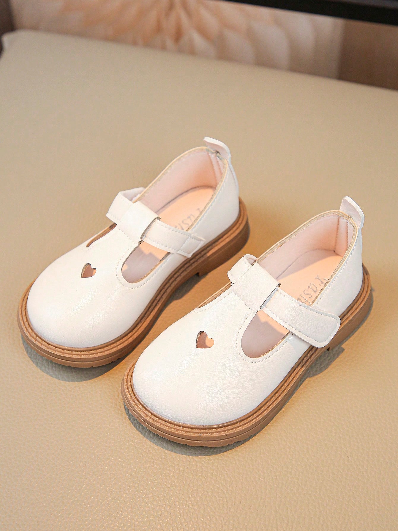 1 Par De Sapatos De Bebê Para Menina Bege Fashion Flat