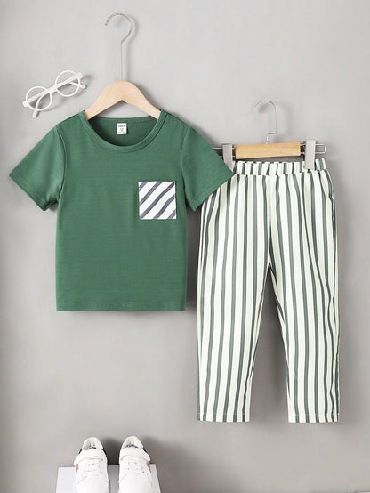Conjunto De Camiseta De Manga Curta Simples Estilo Universitário E Calça Listrada Para Menino Jovem No Verão