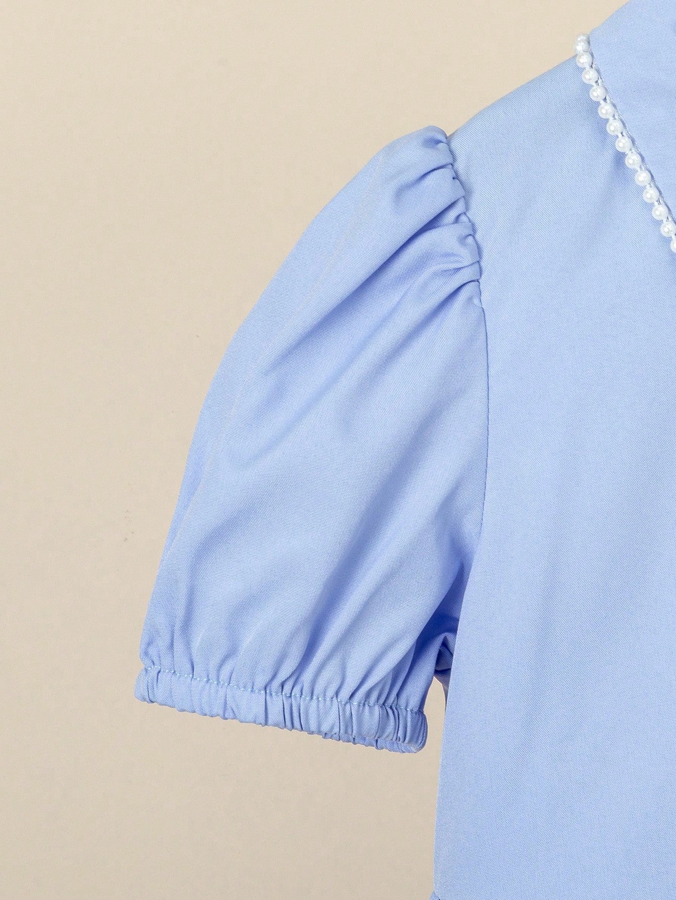 Vestido Urbano com Colarinho de Pérola Cor Azul Claro para Garotas Jovens, Casual e Versátil, Adequado para Primavera, Verão e Outono, Confortável e Adequado para Meninas de 4 a 7 anos de idade usarem na escola, em casa ou em festas