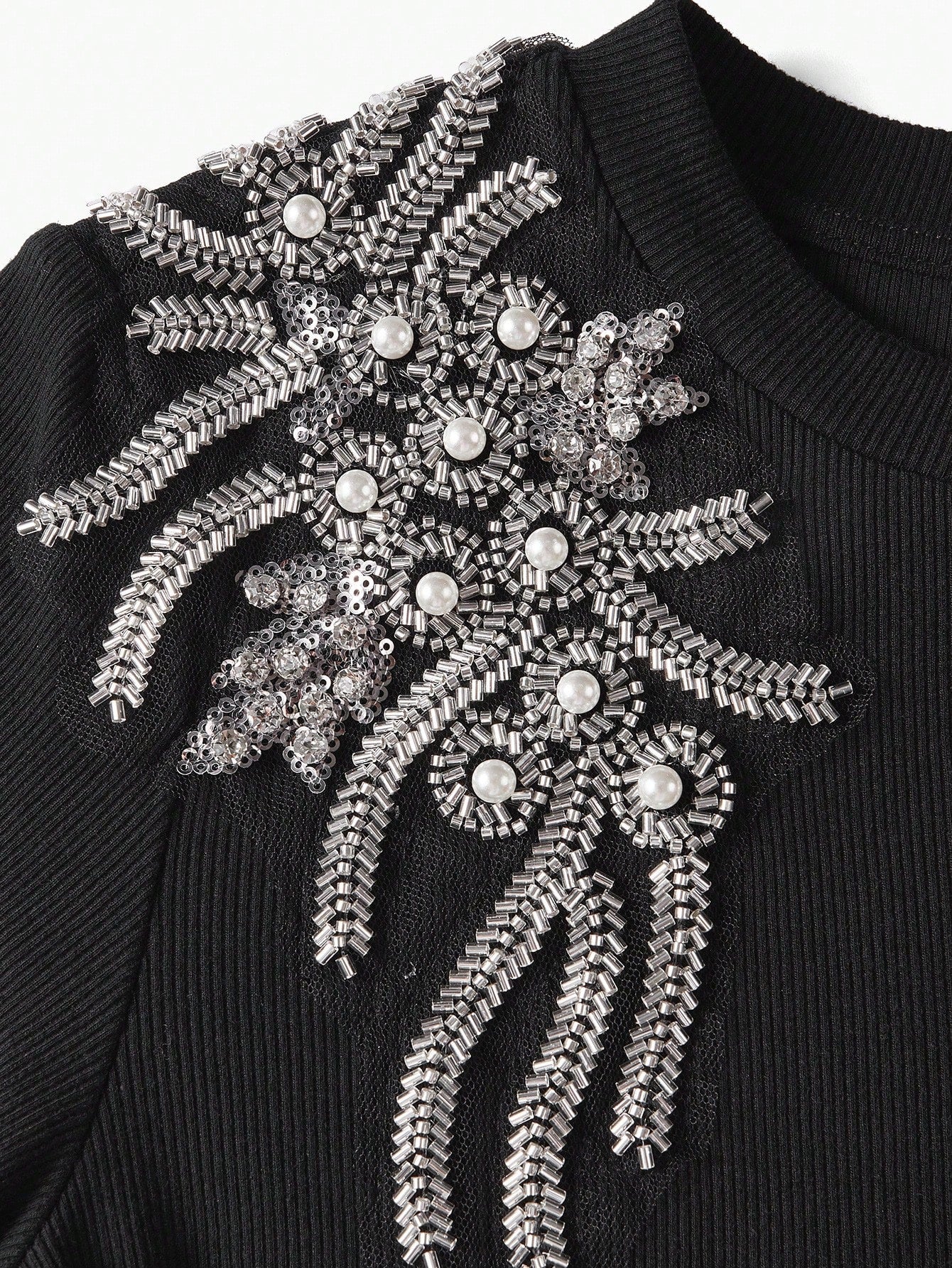 Camiseta Feminina Decorada Com Pérolas