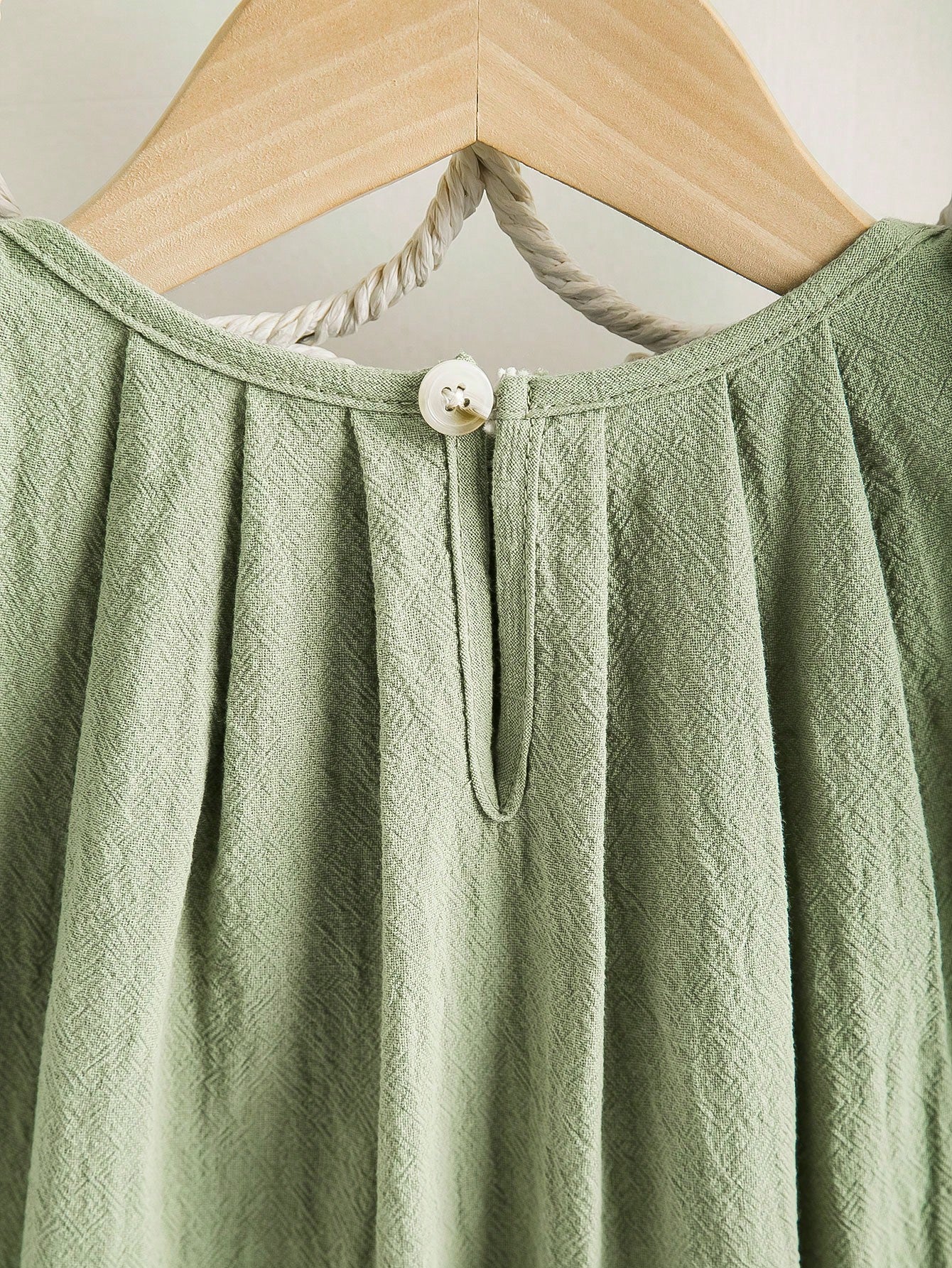 Vestido Solto de Bebê Menina com Mangas Tipo Cap e Gola Redonda em Cor Sólida para o Verão