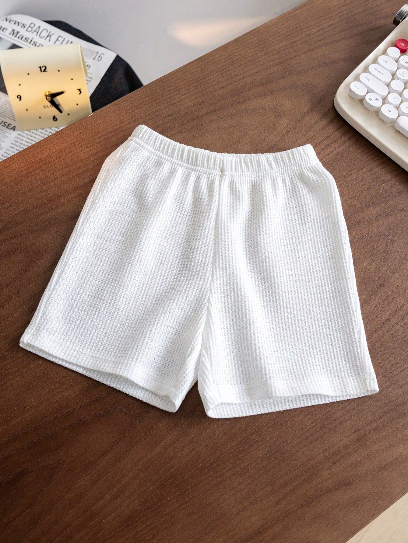 2 peças conjunto leve de cardigã de mangas curtas e shorts com bloco de cores para menino jovem, adequado para cena de rua e viagem, roupas de verão.