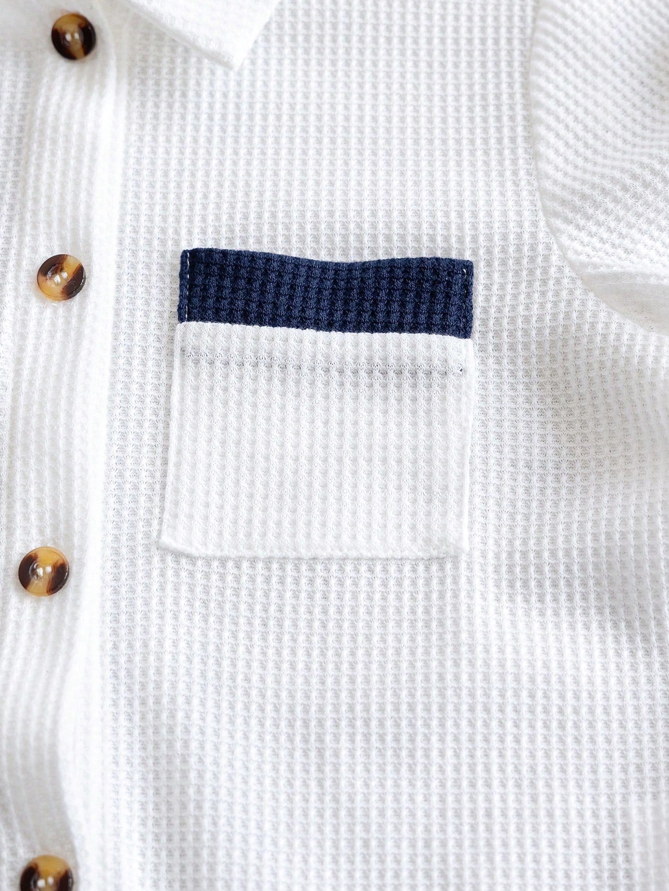 2 peças conjunto leve de cardigã de mangas curtas e shorts com bloco de cores para menino jovem, adequado para cena de rua e viagem, roupas de verão.