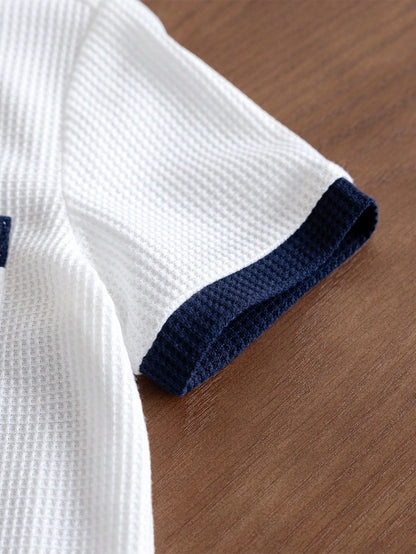 2 peças conjunto leve de cardigã de mangas curtas e shorts com bloco de cores para menino jovem, adequado para cena de rua e viagem, roupas de verão.