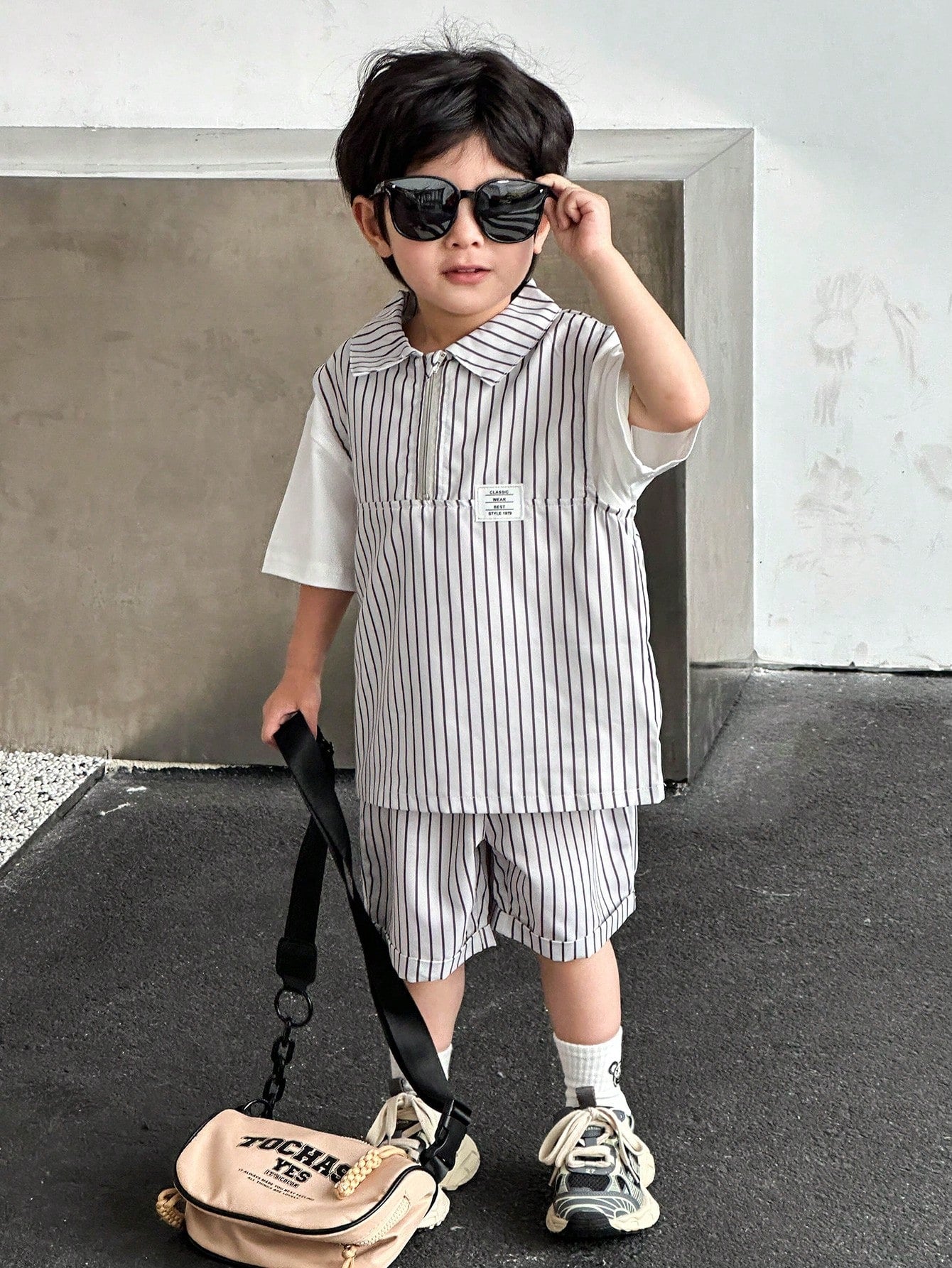Genkimix Kids Conjunto de 2 peças para menino: Colete Listrado Casual de Zíper Meio Sem Mangas com Gola e Shorts, Adequado para Atividades ao Ar Livre no Verão