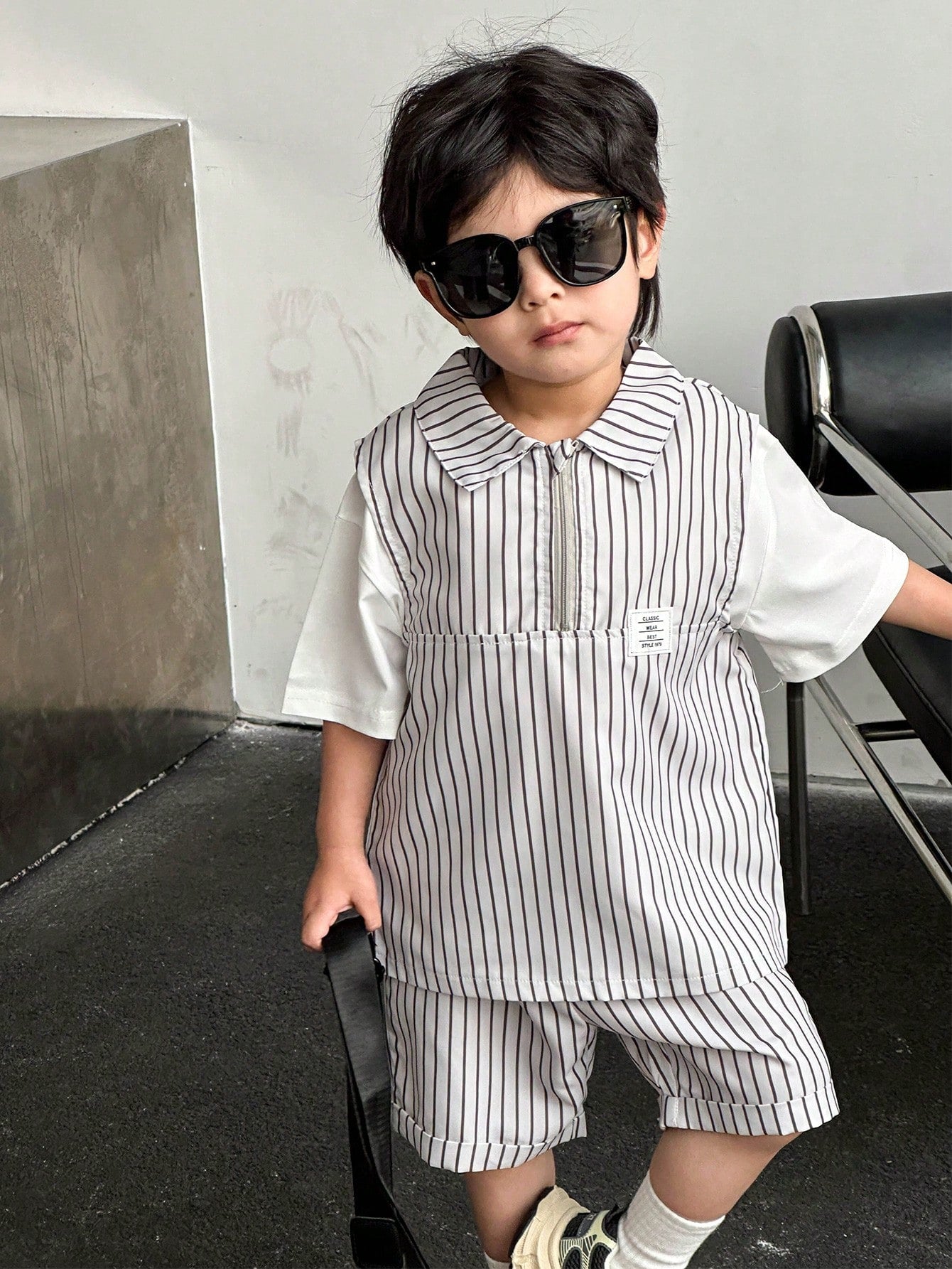 Genkimix Kids Conjunto de 2 peças para menino: Colete Listrado Casual de Zíper Meio Sem Mangas com Gola e Shorts, Adequado para Atividades ao Ar Livre no Verão