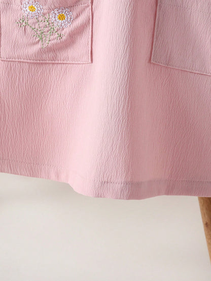 Vestido para bebê menina em Estilo Campestre com bordado de Girassol, Gola de Renda Damasco, Fita de pescoço laranja e mangas bufantes curtas elásticas azul - Apresentando bordado de bolso de Girassol, perfeito para Primavera/Verão