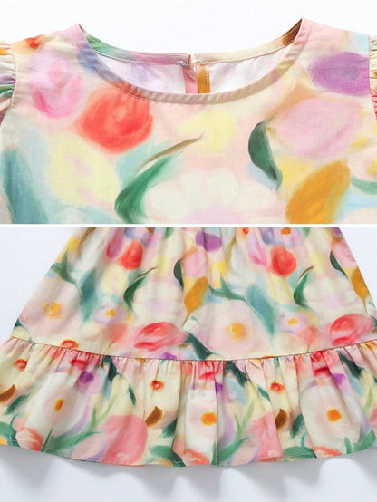 Vestido fofo com mangas bufantes e estampa floral de menina jovem para férias de verão com bainha de babados