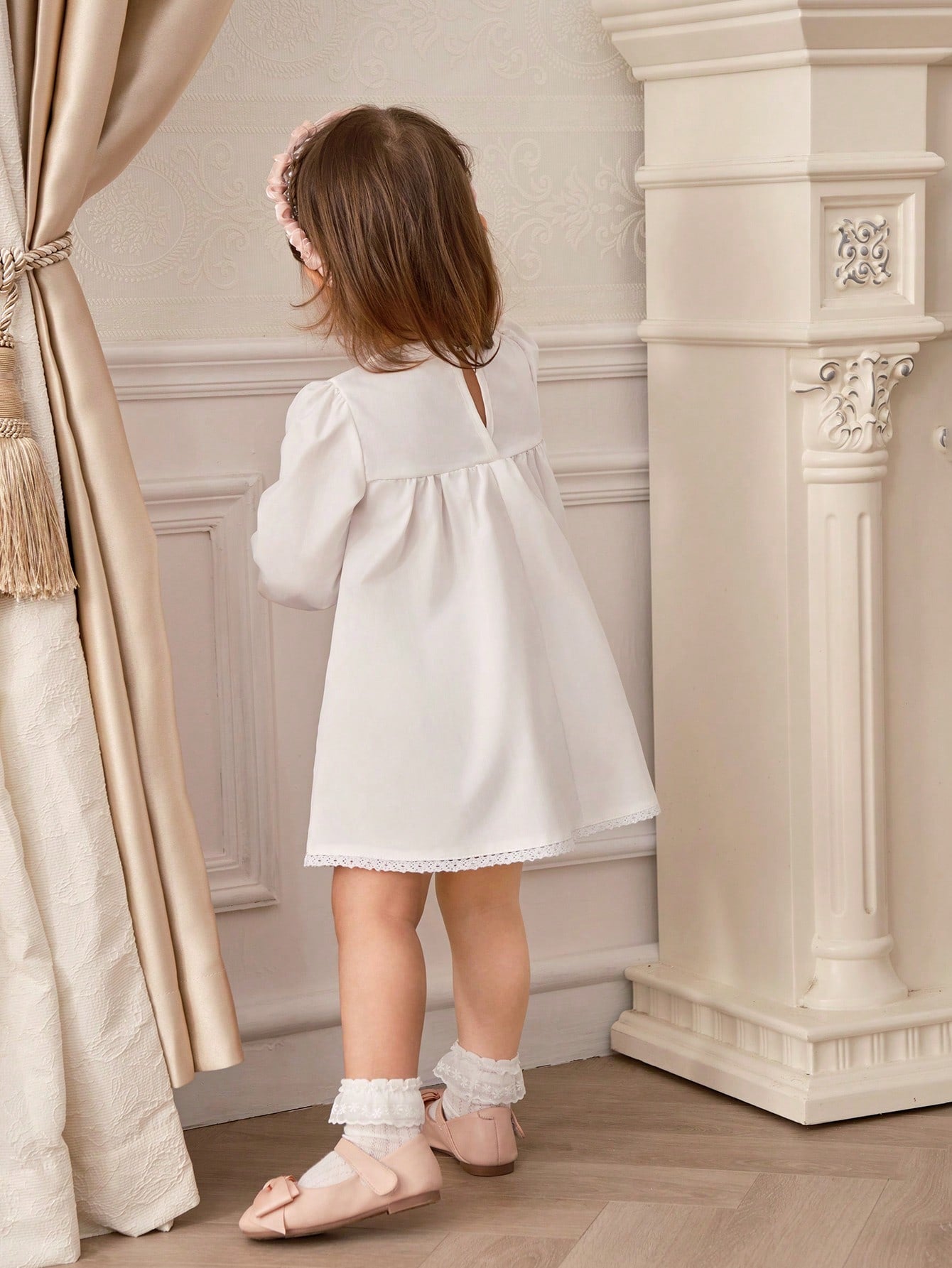 Vestido para Bebês Meninas com Decoração de Flor