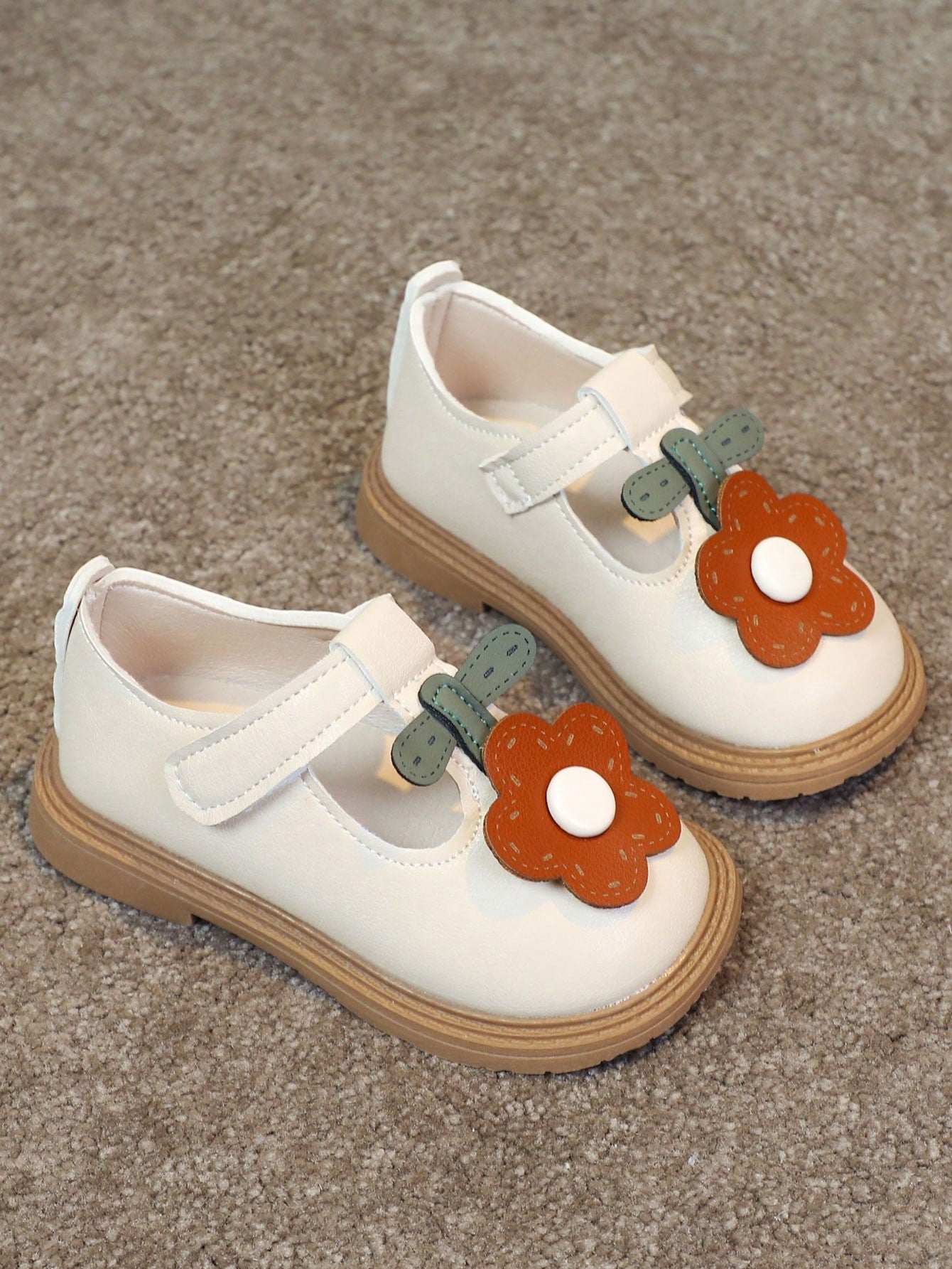 1 par de sapatos rasos de boca de flor de PU para meninas de estilo bonito, adequados para uso diário ao ar livre na primavera e outono