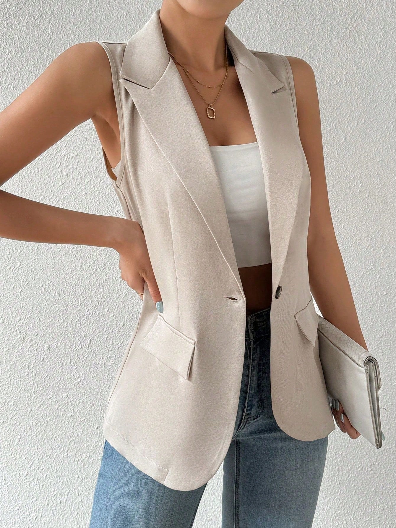 Colete Feminino Com Gola De Lapela