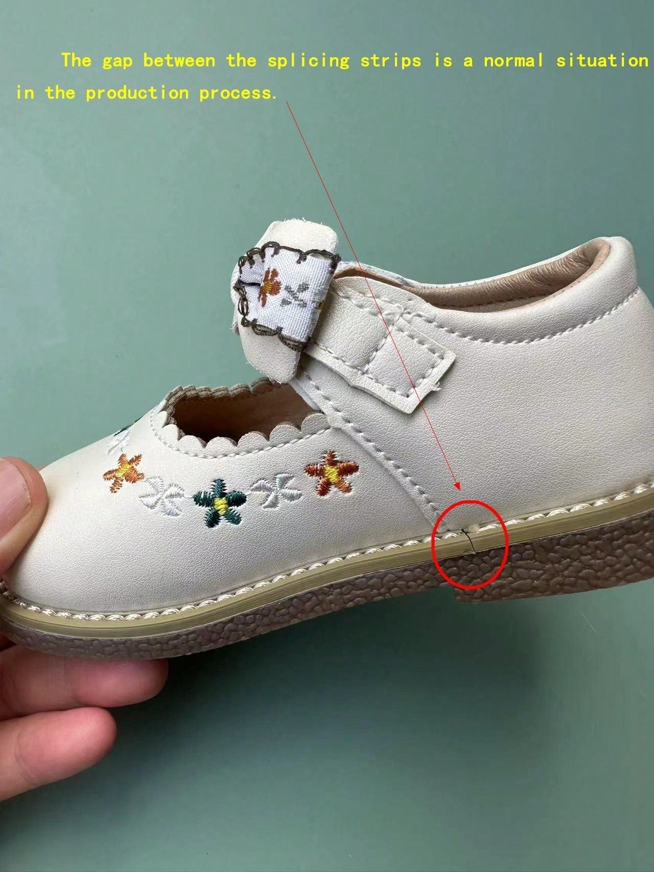 1 Par de Sapatos para Meninas com laço, sola leve e macia.