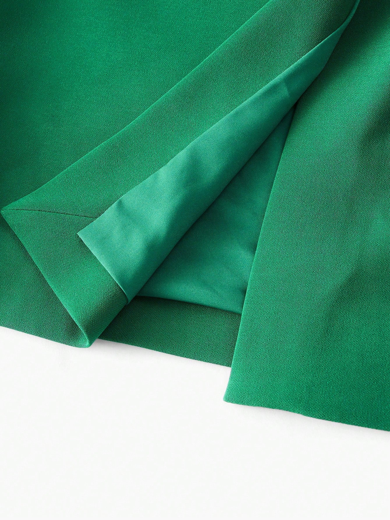 VESTIDO MIDI SLIM FIT COM DETALHE DE LAÇO GRANDE DE UM OMBRO ÚNICO