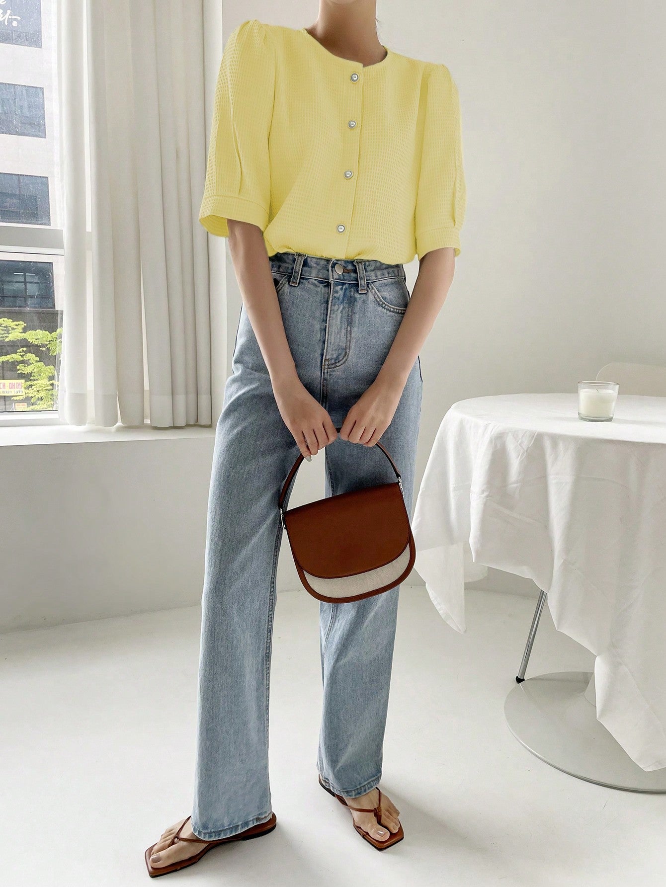 Blusa Feminina de Manga Curta com Botões e Gola Redonda, Moda, Solta e Confortável, Amarelo Claro