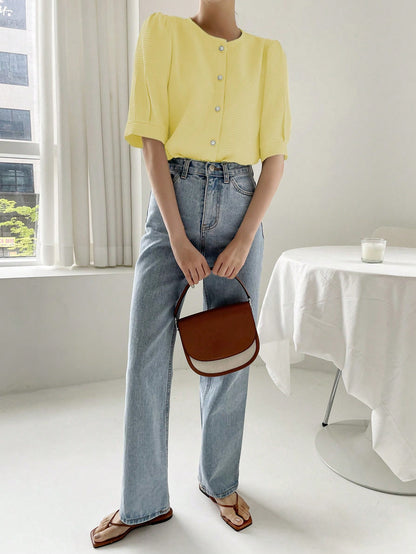 Blusa Feminina de Manga Curta com Botões e Gola Redonda, Moda, Solta e Confortável, Amarelo Claro