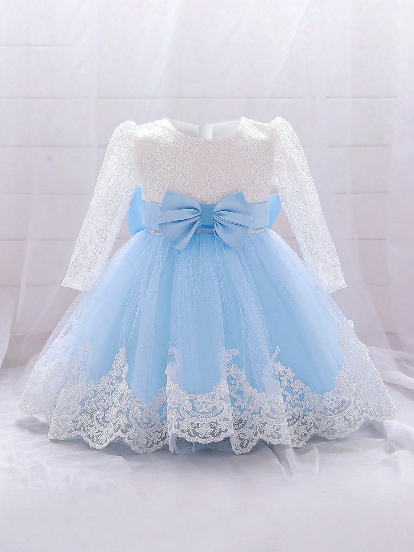Vestido de Daminha de Honra Encantador com Decoração de Laço e Tule nas Costas, Adequado para Casamento, Festa, Evento de Aniversário