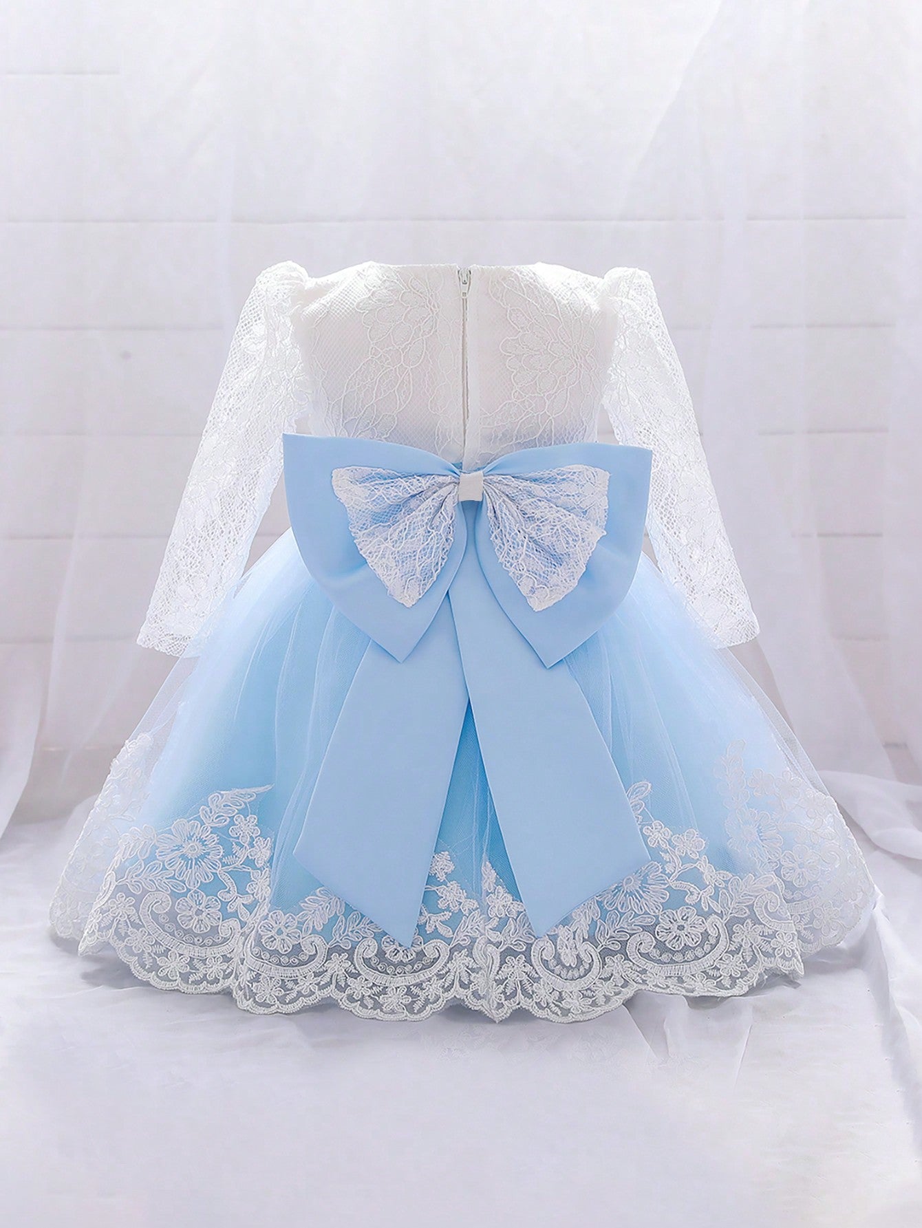 Vestido de Daminha de Honra Encantador com Decoração de Laço e Tule nas Costas, Adequado para Casamento, Festa, Evento de Aniversário