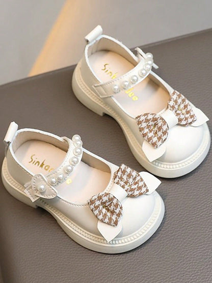 1 par Sapatos fashion e fofos com laço de fita, pérola, gancho e loop, antiderrapantes.