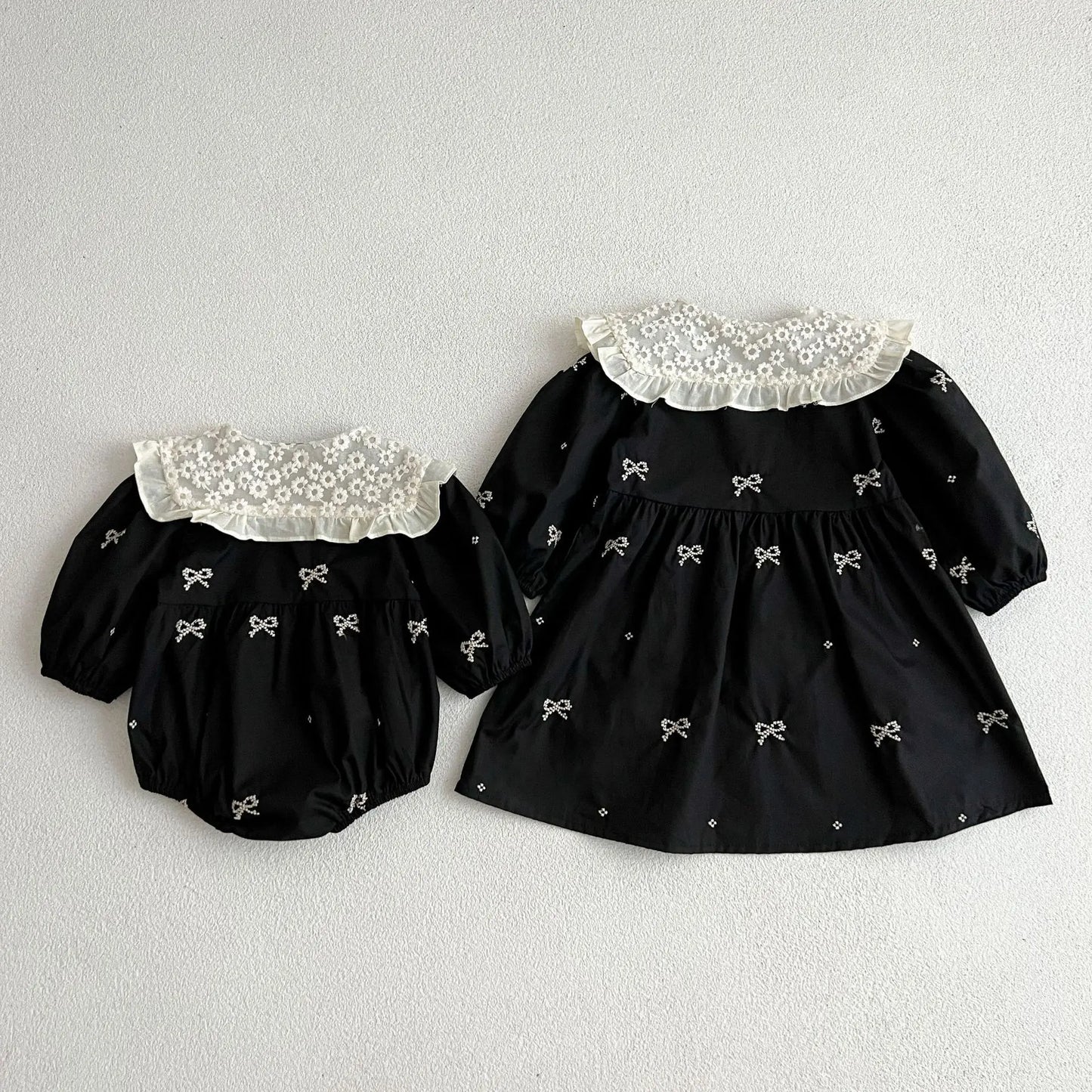 Vestido ou Romper Bordado e com Laços / Baby Girls Long Sleeve Sweet Embroider Sisters Rompers Spring Autumn Kids Baby Girls Children Clothes Dress